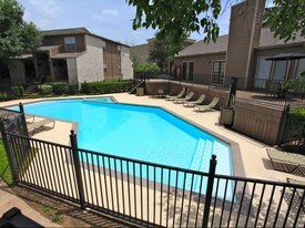 Edgelake Apartments