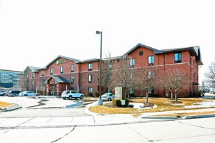 Furnished Studio – Detroit - Warren Apartments