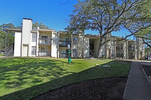 Oak Ridge Apartments