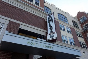 AMLI Evanston Apartments