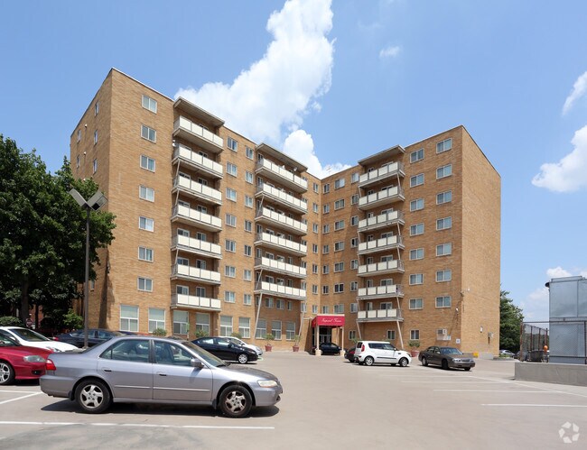 Imperial Towers Apartamentos