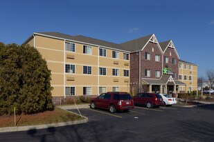 Furnished Studio – Providence - Airport Apartments