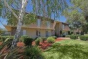 Bella Pointe Apartments