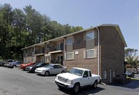 909 Teaberry Ln Apartments