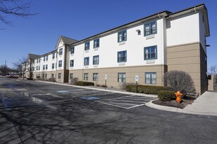 Furnished Studio – Chicago - Naperville - ...