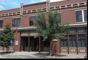 Studio Single-Family Home for Rent $625