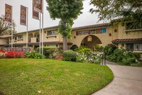 Casa De Las Fuentes Apartments