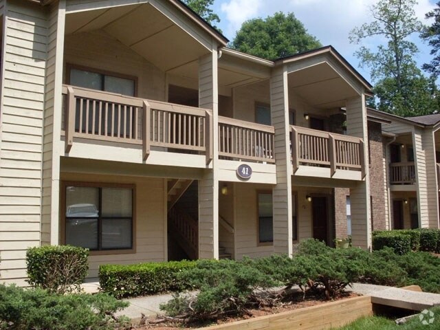 Wendover at River Oaks Apartments