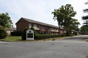 Seven Oaks Townhomes Apartments