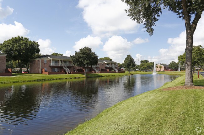 Carlton Arms of South Lakeland Apartments