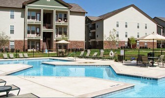 The Flats at MacArthur Apartments