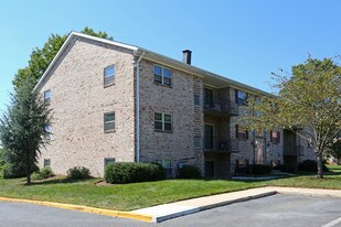Dunhill Village Apartments
