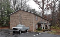 104-108 Cynthia Ln Apartments