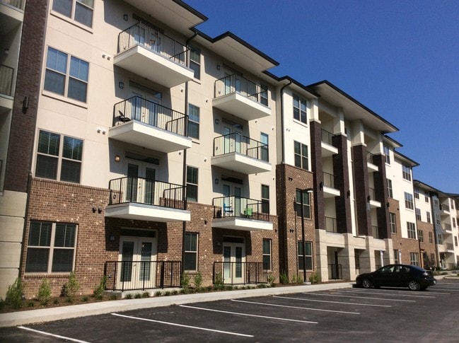 One Metrocenter Apartments