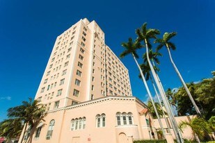 810 Washington Ave Miami Beach FL Apartments