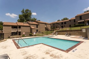 Villas at Tenison Park Apartments