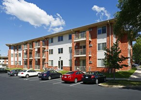 Parkwood Pointe Apartments