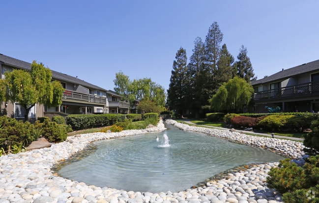 Waterstone Apartments