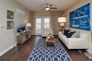 Hampton Roads Crossing Apartments