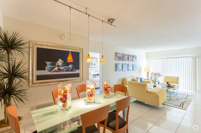 Marina del Mar Apartments