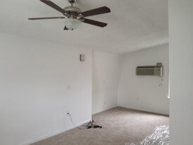 9404 Willow Ct Norfolk VA Apartments