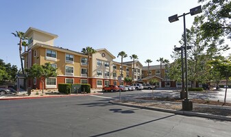 Furnished Studio – Los Angeles - Simi Valley