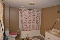 2 E Locust St Apartments