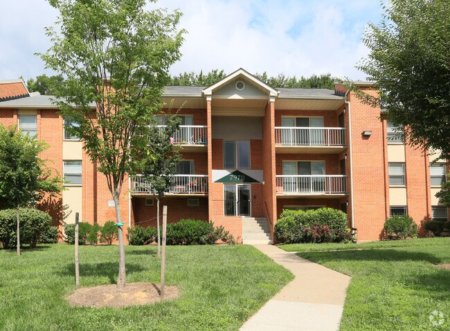 Creekside Village Apartments