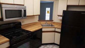 692 Quincy Bridge Ln Glenview IL Apartments