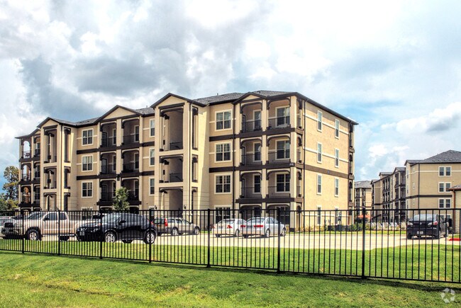 The Grand Estates Woodland Apartments