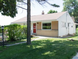 265 N 114th St Wauwatosa WI