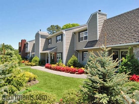 Fairfield Village At Middle Island Apartments