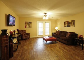 Lexington Pointe Apartments