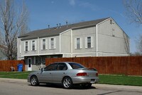 1000 Sir Galahad Dr Apartments
