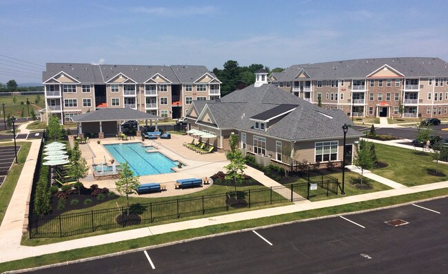 Westfield 41 Apartment Homes & Townhomes