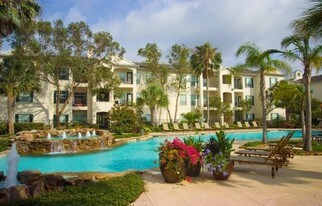 Camden Breakers Apartments