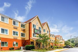 Furnished Studio – Miami - Airport - Miami... Apartments