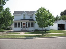 1611 Lynn Ave Altoona WI Apartments