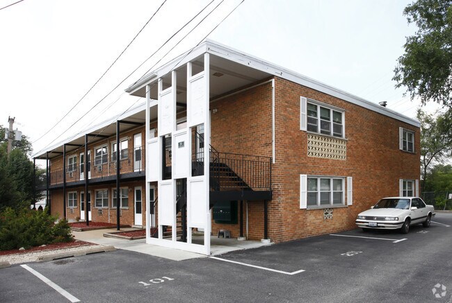 The Point at Euclid Apartments Rentals Arlington Heights