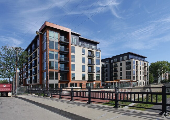 Elan Uptown Apartments