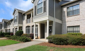 Colonial Grand at Edgewater Apartments