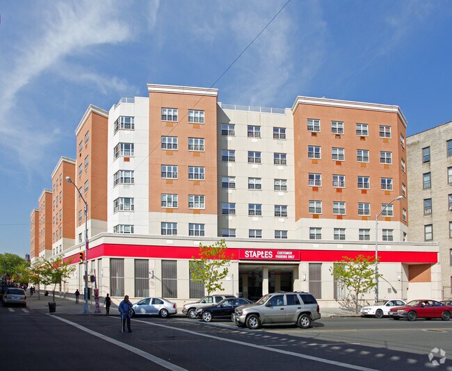 White Plains Courtyard Rentals Bronx, NY