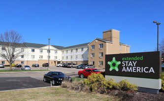 Furnished Studio – Cincinnati - Blue Ash -...