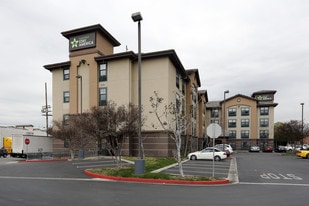 Furnished Studio – Los Angeles - Northridge Apartments