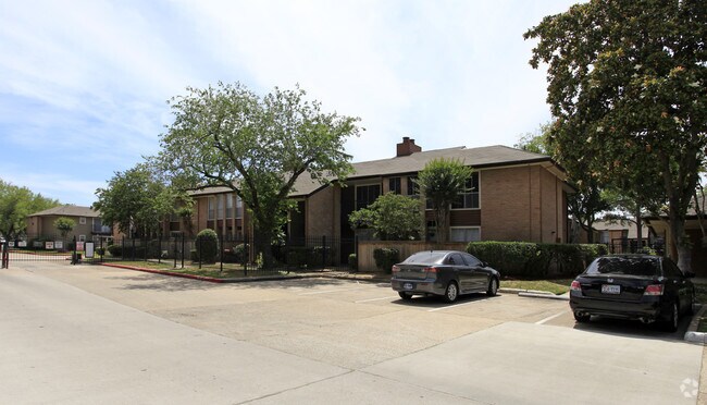 Lakeside Place Apartments