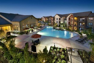 Oxford at Tech Ridge Apartments