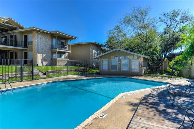 Park at Colonnade Apartments