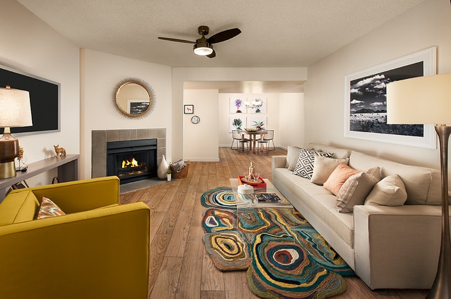 Del Sol Apartments