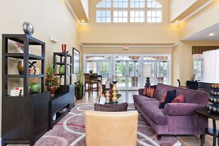Mirabella at Waterford Lakes Apartamentos