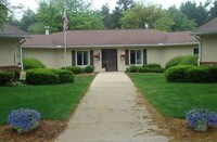Pineknoll Apartments